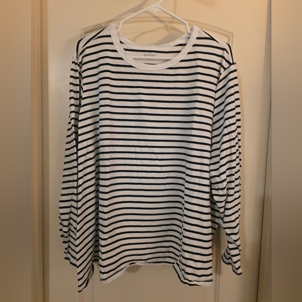 Old Navy Black and White Striped Top Plus Size Long Sleeve